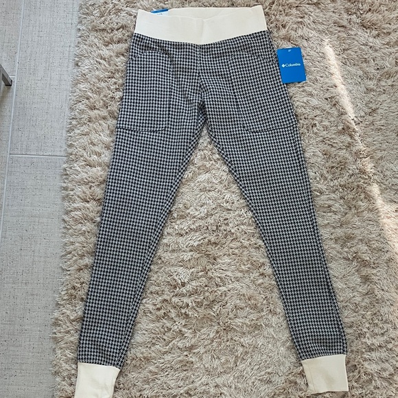 Columbia Women’s Active Fit Leggings - Black and Cream - Picture 4 of 7